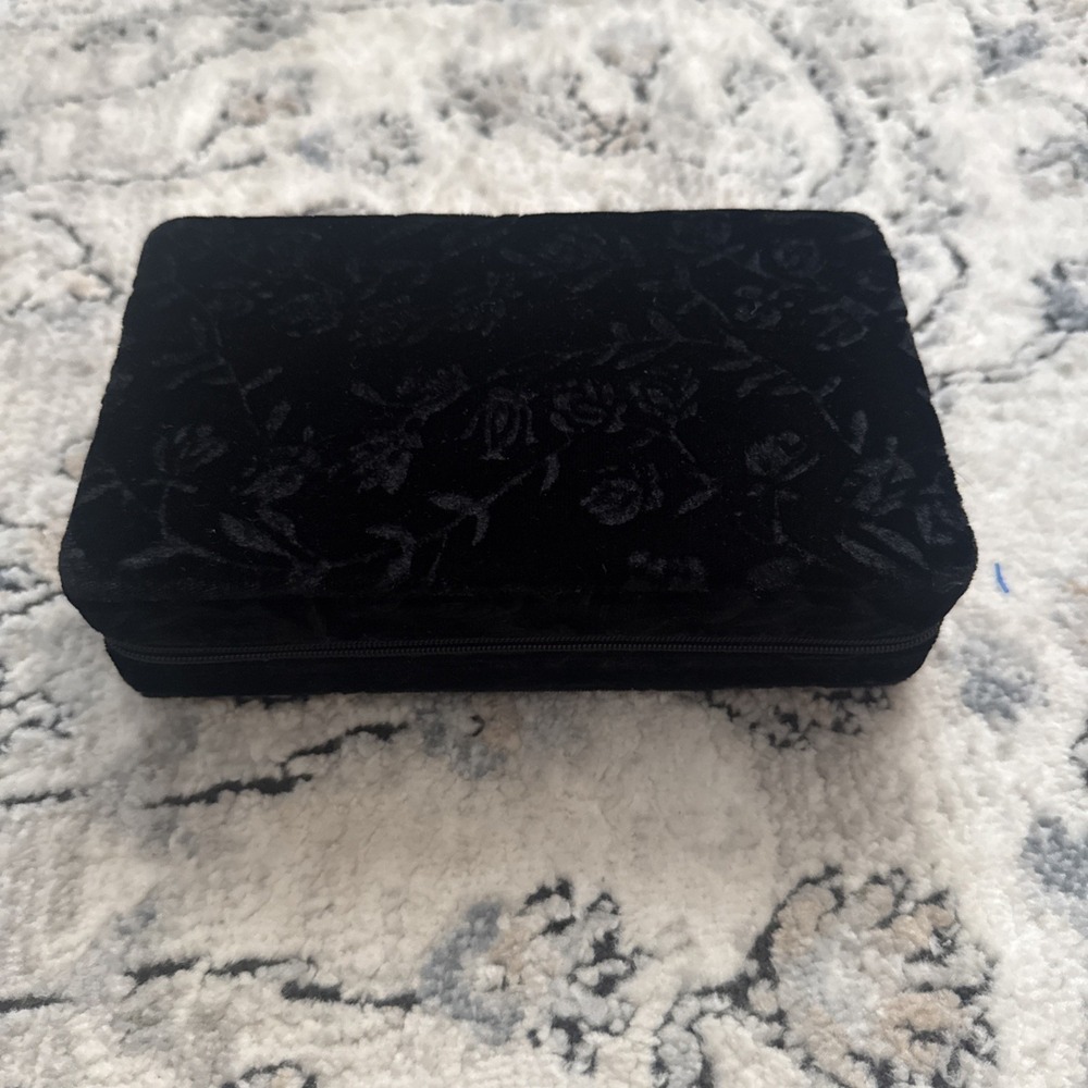 Black Burnt Velvet Clamshell Hard Jewelry Organizer Travel Box Hinged Lid Lined